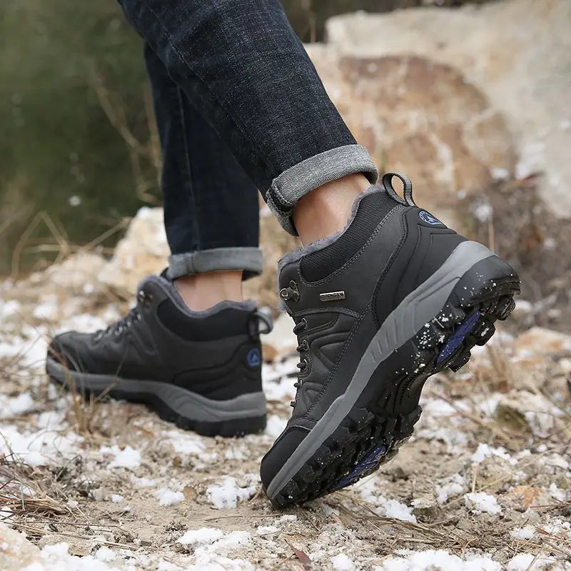 Nouvelles chaussures de sport d'hiver pour hommes, chaussures d'extérieur avec isolation en peluche, chaussures en coton, chaussures de randonnée légères, chaussures de randonnée surdimensionnées